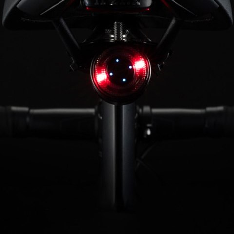 Lampka rowerowa tylna Q1 7 kolorów LED Strobe + kabel USB-C - USB-A - czarna