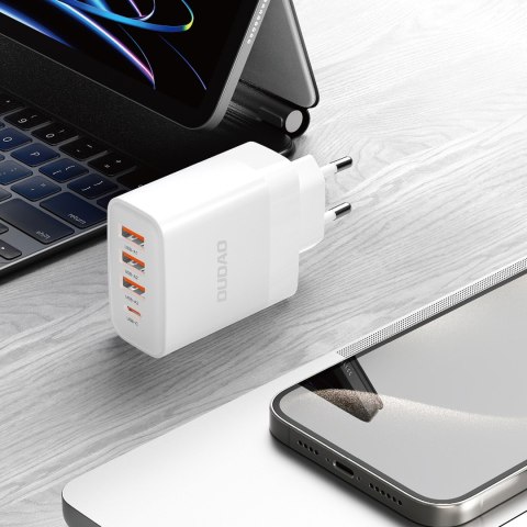 Ładowarka sieciowa 3x USB-A 1x USB-C PD 20W - biała
