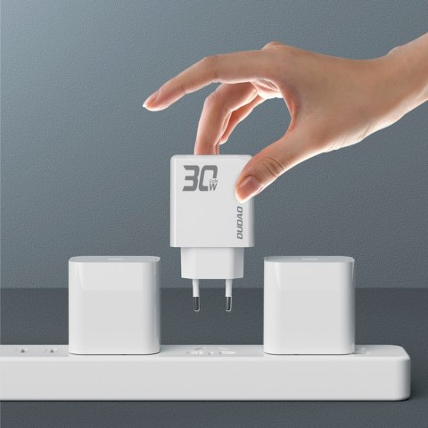 Ładowarka sieciowa GaN 30W USB-A - USB-C z kablem USB-C - biała