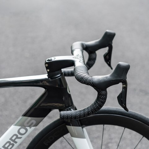 Owijka na kierownicę rowerową silikonowa perforowana - czarna
